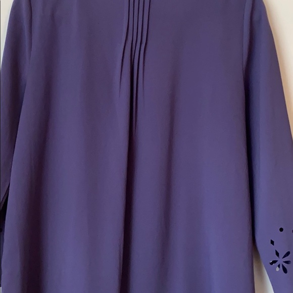 Market and Spruce Cutout Blouse - Picture 3 of 3